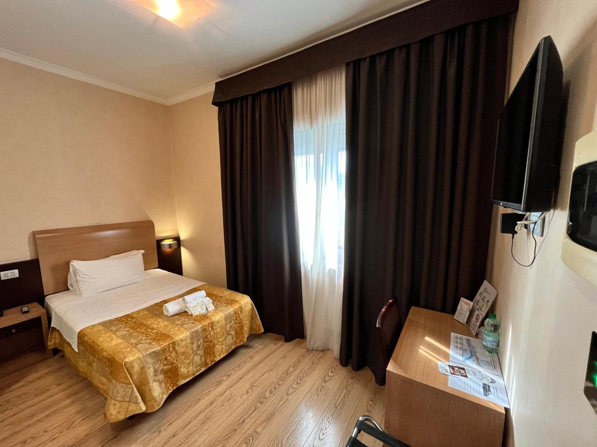 Eh Rome Airport Euro House Hotels Fiumicino Exterior photo