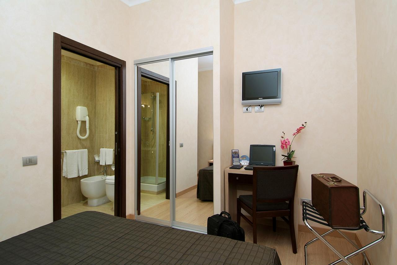 Eh Rome Airport Euro House Hotels Fiumicino Exterior photo